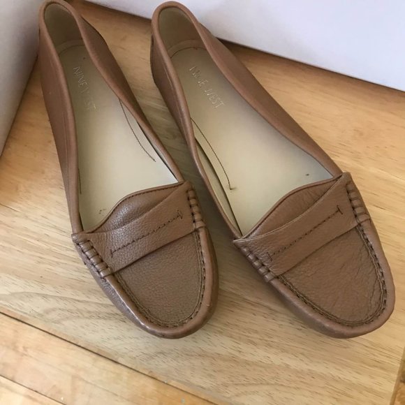 Nine West - 9M - Beige Loafers - Picture 1 of 8